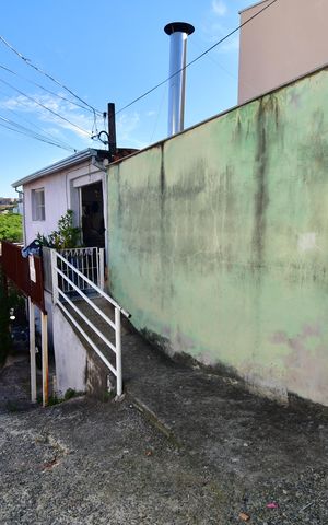 Casa à venda com 50m², 2 quartos e 3 vagasFachada