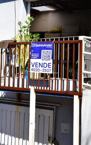 Casa à venda com 50m², 2 quartos e 3 vagasFachada / Placa