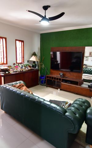 Casa à venda com 50m², 2 quartos e 3 vagasSala
