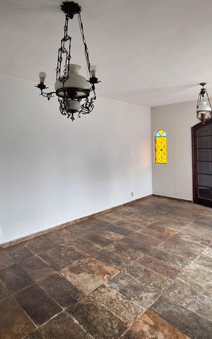 Casa para alugar com 90m², 3 quartos e 2 vagas Casa para alugar com 90m², 3 quartos e 2 vagasSala