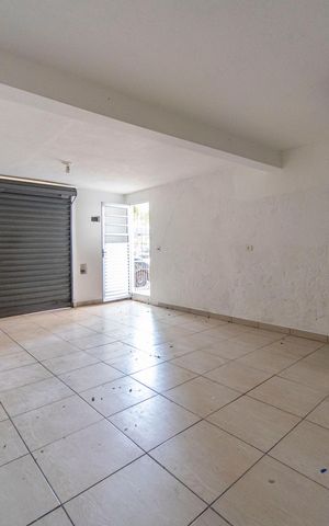 Casa à venda com 232m², 4 quartos e 1 vaga Casa à venda com 232m², 4 quartos e 1 vagaGaragem