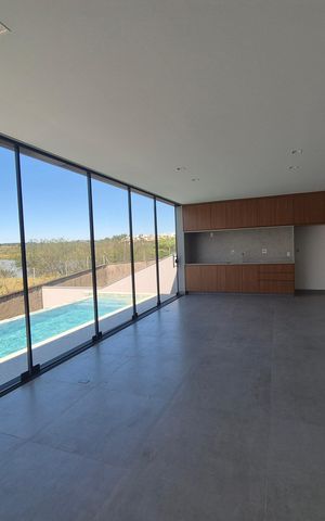 Casa de condomínio à venda com 335m², 3 quartos e 4 vagas Casa de condomínio à venda com 335m², 3 quartos e 4 vagasSala