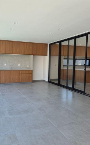 Casa de condomínio à venda com 335m², 3 quartos e 4 vagas Casa de condomínio à venda com 335m², 3 quartos e 4 vagasSala/Cozinha