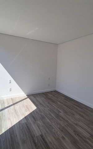 Casa de condomínio à venda com 335m², 3 quartos e 4 vagas Casa de condomínio à venda com 335m², 3 quartos e 4 vagasQuarto