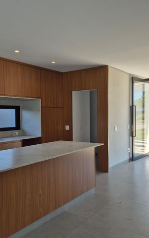 Casa de condomínio à venda com 335m², 3 quartos e 4 vagas Casa de condomínio à venda com 335m², 3 quartos e 4 vagasCozinha