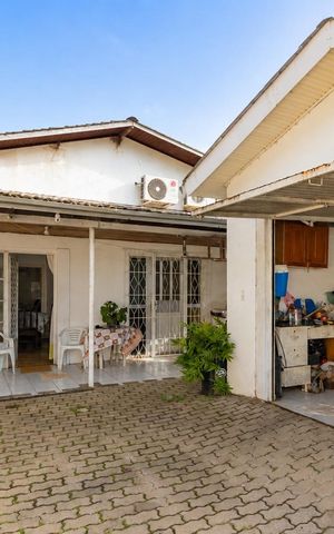 Casa à venda com 102m², 2 quartos e 1 vaga Casa à venda com 102m², 2 quartos e 1 vagaÁrea externa