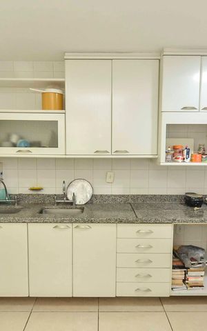 Apartamento à venda com 190m², 4 quartos e 3 vagas Apartamento à venda com 190m², 4 quartos e 3 vagasCozinha