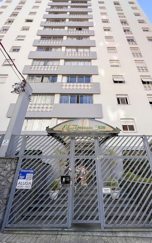 Apartamento para alugar com 120m², 3 quartos e 1 vagaFachada + plaquinha