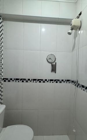 Casa à venda com 203m², 2 quartos e 2 vagas Casa à venda com 203m², 2 quartos e 2 vagasBanheiro da edícula