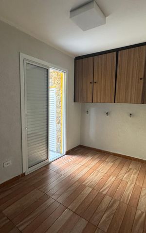 Casa à venda com 203m², 2 quartos e 2 vagas Casa à venda com 203m², 2 quartos e 2 vagasQuarto edícula
