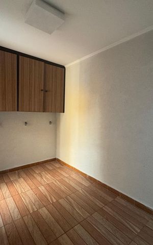 Casa à venda com 203m², 2 quartos e 2 vagas Casa à venda com 203m², 2 quartos e 2 vagasQuarto edícula
