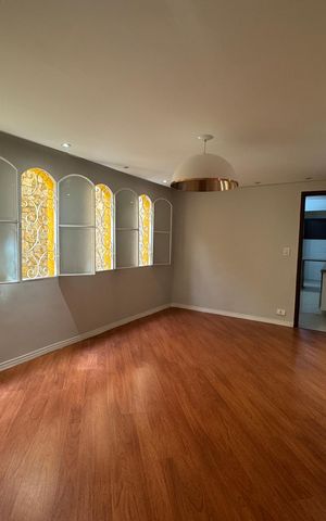 Casa à venda com 203m², 2 quartos e 2 vagas Casa à venda com 203m², 2 quartos e 2 vagasSala de Jantar