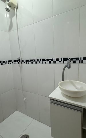 Casa à venda com 203m², 2 quartos e 2 vagas Casa à venda com 203m², 2 quartos e 2 vagasBanheiro da edícula