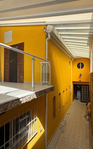 Casa à venda com 203m², 2 quartos e 2 vagas Casa à venda com 203m², 2 quartos e 2 vagasAcesso