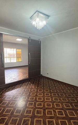 Casa à venda com 203m², 2 quartos e 2 vagas Casa à venda com 203m², 2 quartos e 2 vagasSuíte 1