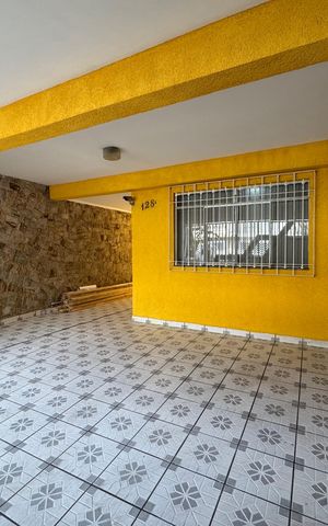 Casa à venda com 203m², 2 quartos e 2 vagas Casa à venda com 203m², 2 quartos e 2 vagasGaragem