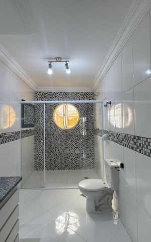 Casa à venda com 203m², 2 quartos e 2 vagas Casa à venda com 203m², 2 quartos e 2 vagasBanheiro da Suíte 1