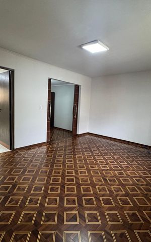 Casa à venda com 203m², 2 quartos e 2 vagas Casa à venda com 203m², 2 quartos e 2 vagasSuíte 1