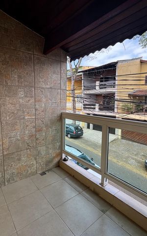 Casa à venda com 203m², 2 quartos e 2 vagas Casa à venda com 203m², 2 quartos e 2 vagasVaranda