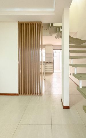 Casa para alugar com 68m², 2 quartos e 2 vagasSala de TV