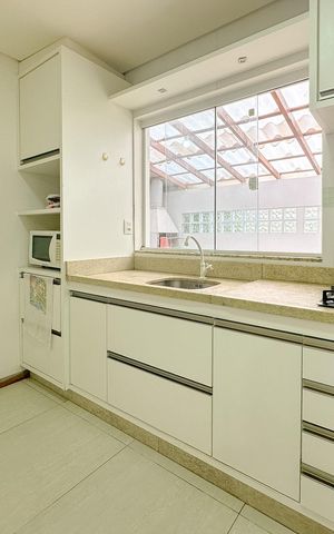 Casa para alugar com 68m², 2 quartos e 2 vagasCozinha