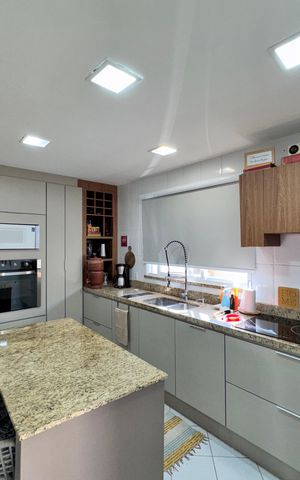 Casa de condomínio à venda com 163m², 3 quartos e 3 vagas Casa de condomínio à venda com 163m², 3 quartos e 3 vagasCozinha