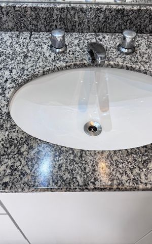 Casa de condomínio à venda com 163m², 3 quartos e 3 vagas Casa de condomínio à venda com 163m², 3 quartos e 3 vagasSuíte 2 - Banheiro