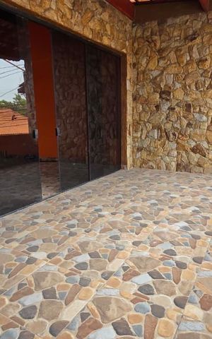 Casa para alugar com 156m², 3 quartos e 2 vagas Casa para alugar com 156m², 3 quartos e 2 vagasVaranda