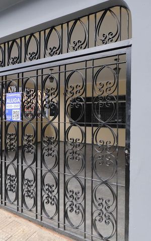 Casa para alugar com 200m², 2 quartos e 3 vagasFachada