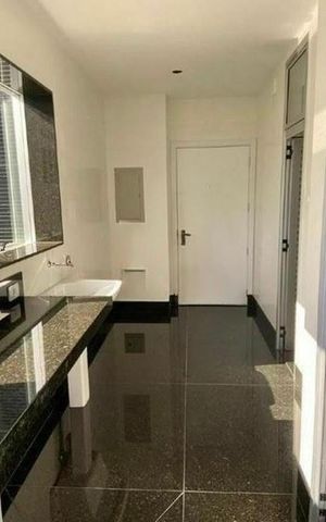 Apartamento à venda com 260m², 4 quartos e 4 vagas Apartamento à venda com 260m², 4 quartos e 4 vagasÁrea de Serviço