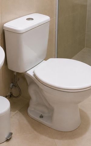 Casa à venda com 180m², 3 quartos e 2 vagasBanheiro