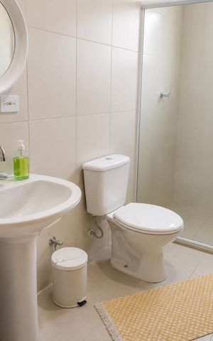 Casa à venda com 180m², 3 quartos e 2 vagasBanheiro