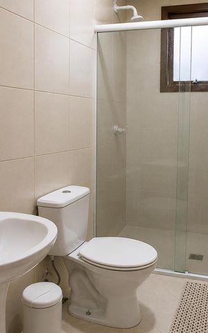 Casa à venda com 180m², 3 quartos e 2 vagasBanheiro