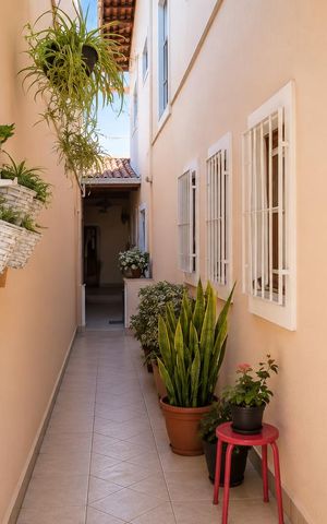 Casa à venda com 180m², 3 quartos e 2 vagasCorredor Externo