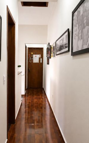 Casa à venda com 180m², 3 quartos e 2 vagasCorredor