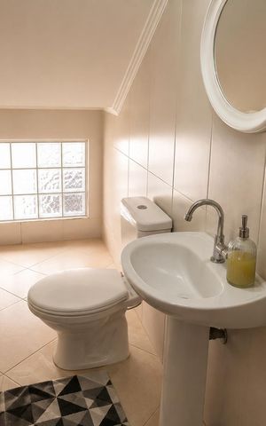 Casa à venda com 180m², 3 quartos e 2 vagasLavabo