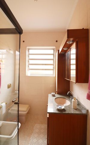 Casa à venda com 206m², 3 quartos e 2 vagasBanheiro Social