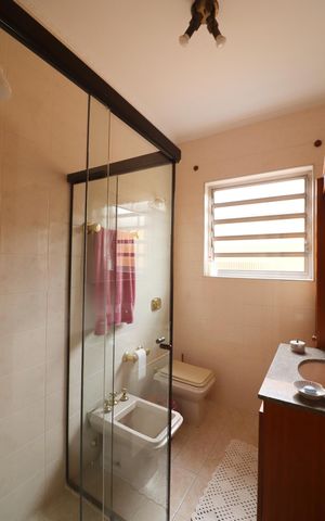 Casa à venda com 206m², 3 quartos e 2 vagasBanheiro Social