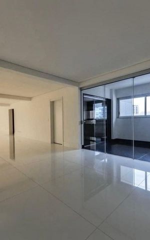 Apartamento à venda com 260m², 4 quartos e 4 vagas Apartamento à venda com 260m², 4 quartos e 4 vagasSala