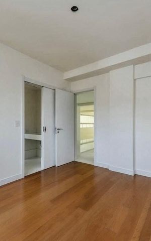 Apartamento à venda com 260m², 4 quartos e 4 vagas Apartamento à venda com 260m², 4 quartos e 4 vagasSemi-suíte 2