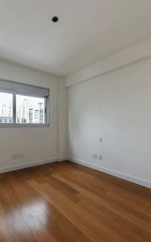 Apartamento à venda com 260m², 4 quartos e 4 vagas Apartamento à venda com 260m², 4 quartos e 4 vagasSemi-suíte 1