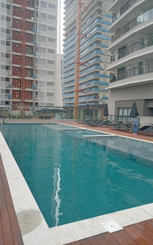 Apartamento à venda com 168m², 3 quartos e 2 vagas Apartamento à venda com 168m², 3 quartos e 2 vagasPiscina