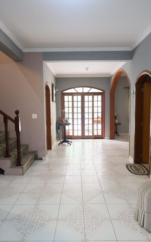 Casa para alugar com 409m², 4 quartos e 4 vagasSala