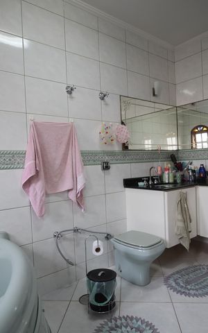 Casa para alugar com 409m², 4 quartos e 4 vagasBanheiro da Suíte 1