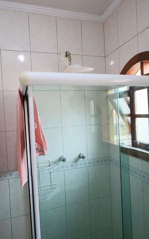 Casa para alugar com 409m², 4 quartos e 4 vagasBanheiro da Suíte 2 e 3