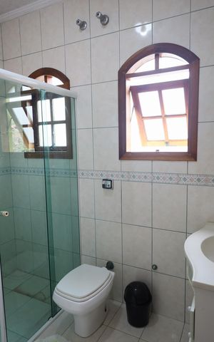 Casa para alugar com 409m², 4 quartos e 4 vagasBanheiro da Suíte 2 e 3