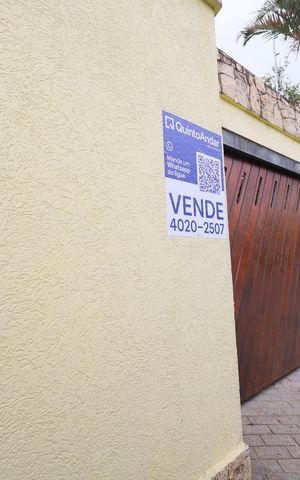 Casa para alugar com 409m², 4 quartos e 4 vagasFachada