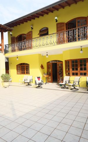Casa para alugar com 409m², 4 quartos e 4 vagasQuintal