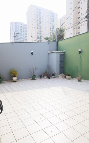 Casa para alugar com 409m², 4 quartos e 4 vagasQuintal