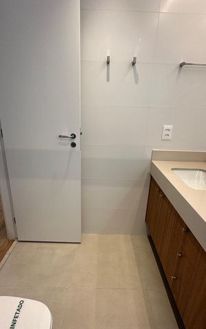 Apartamento para alugar com 84m², 2 quartos e 2 vagas Apartamento para alugar com 84m², 2 quartos e 2 vagasBanheiro da Suíte 1